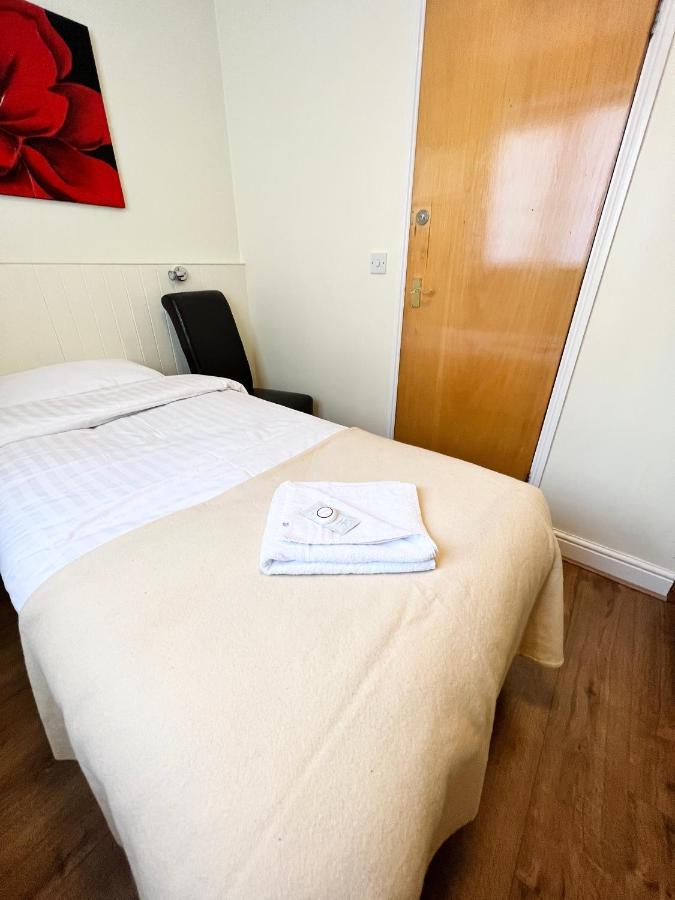 Single Room with Private Bathroom,1580313529:JPEG